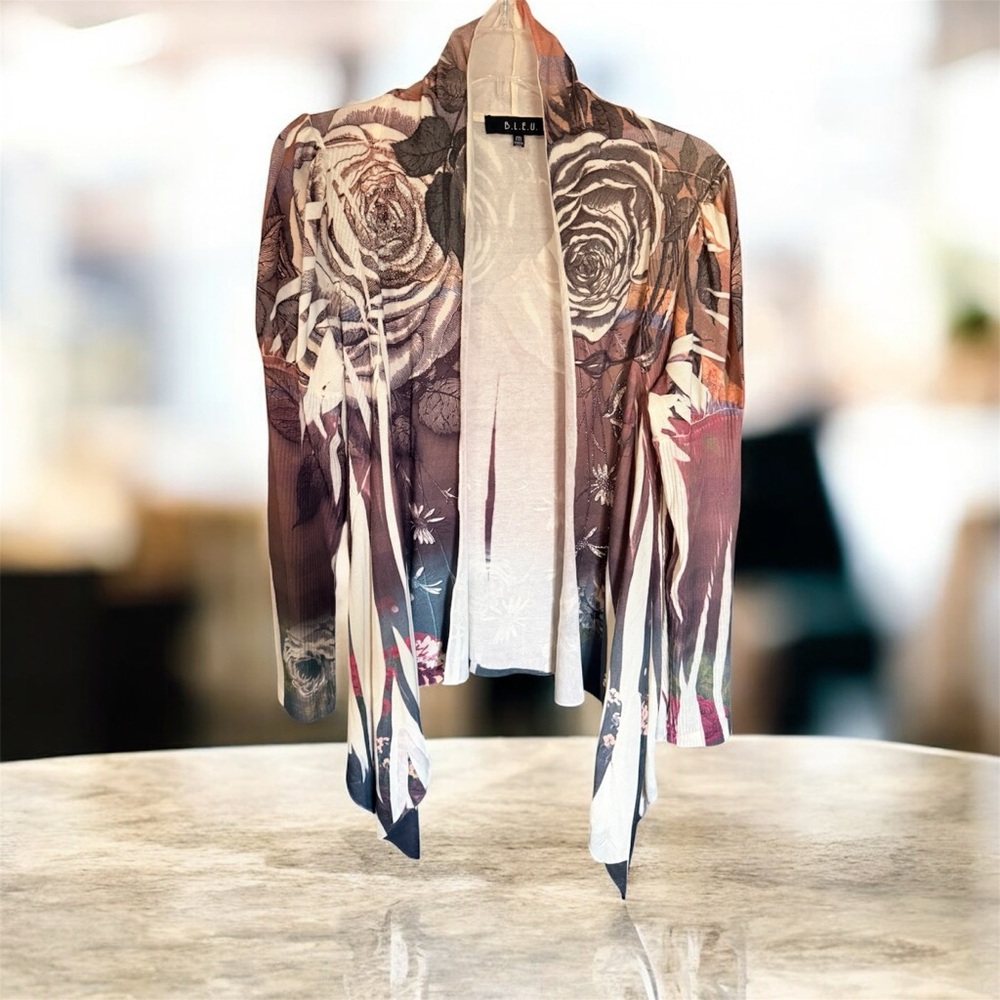 B.L.E.U. Elegant Floral Women's cardigan Size M EUC Y2K